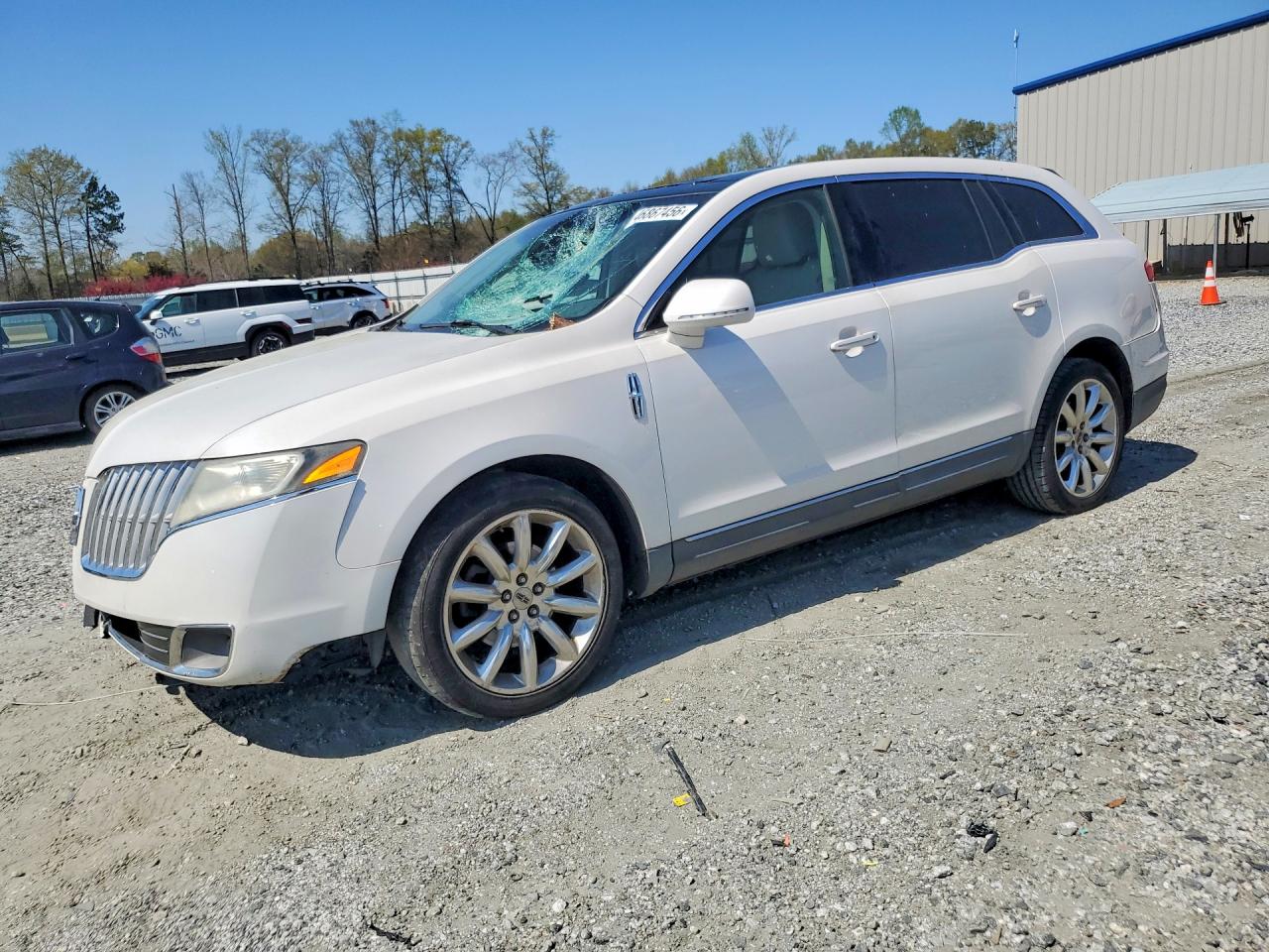 Salvage Lincoln MKT Image