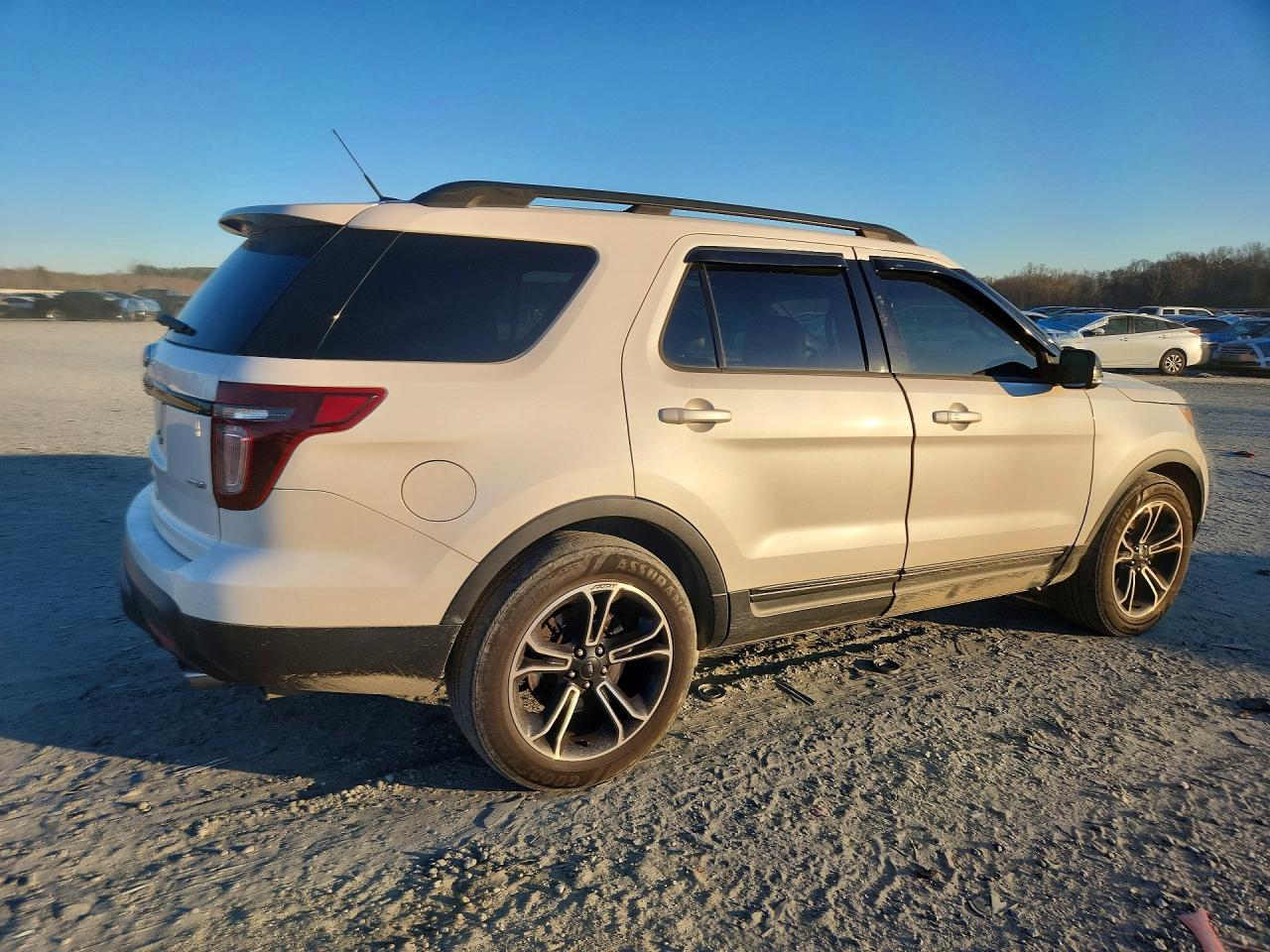 Ford Explorer Sport