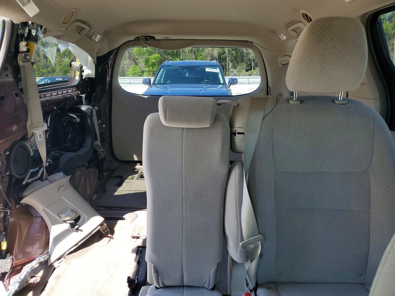 Toyota Sienna Le 8-passenger