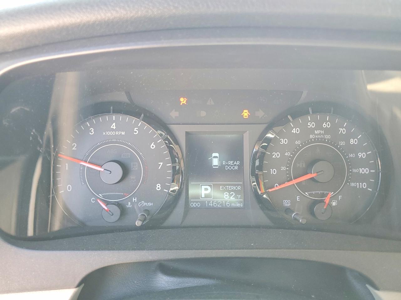 Toyota Sienna Le 8-passenger
