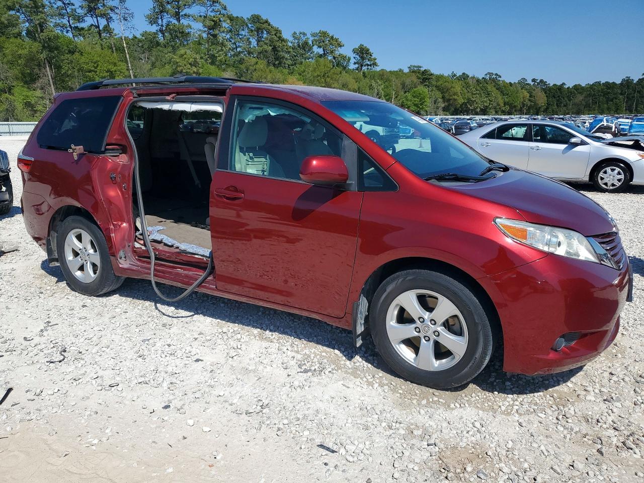 Toyota Sienna Le 8-passenger