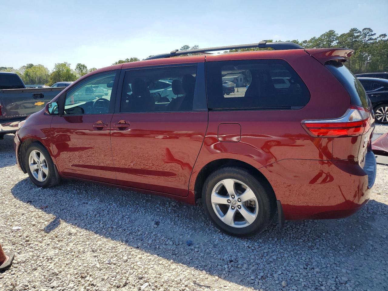 Toyota Sienna Le 8-passenger