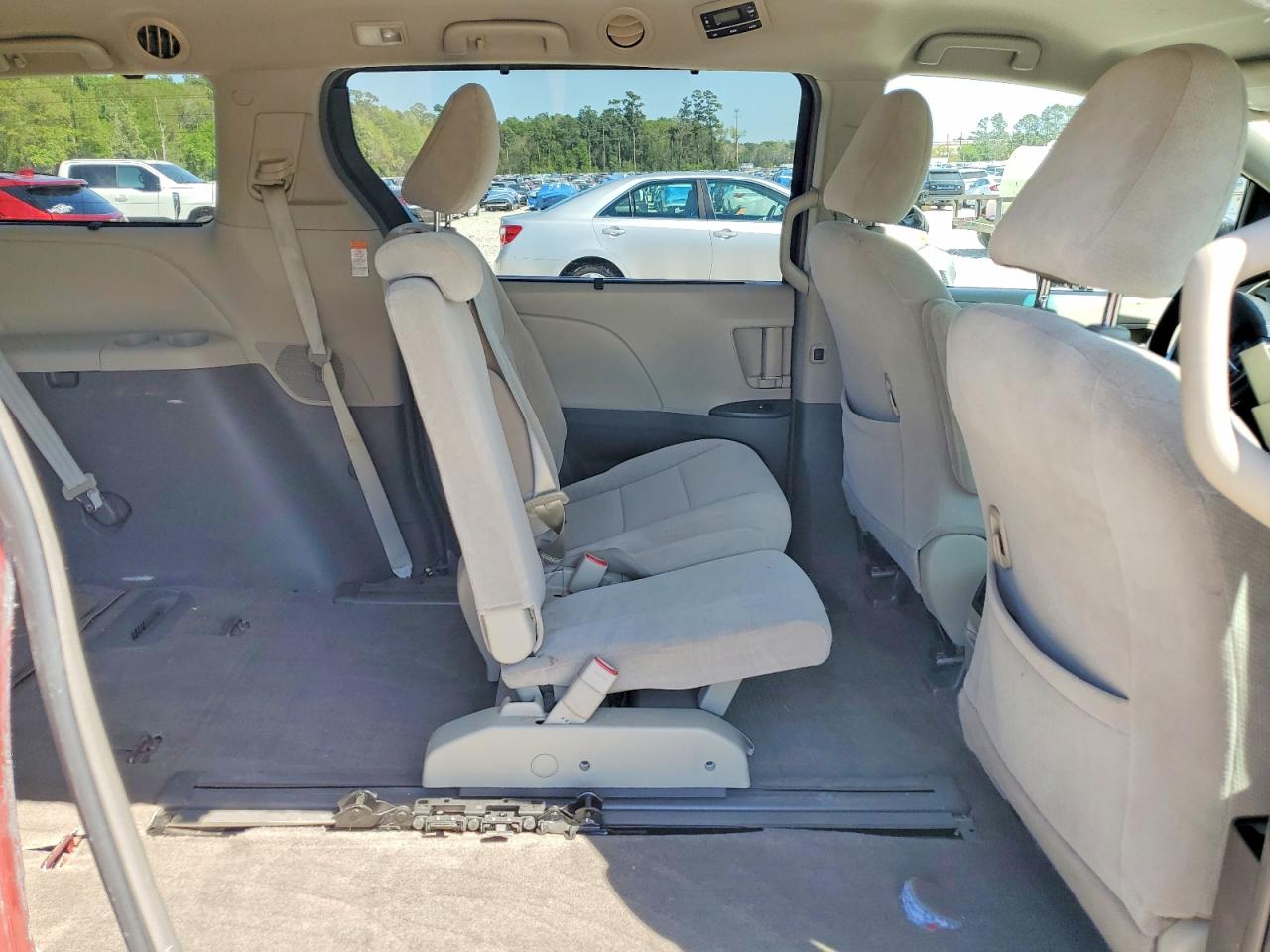 Toyota Sienna Le 8-passenger