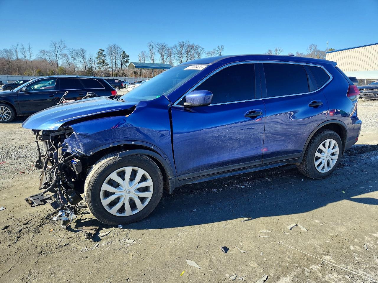 Salvage Nissan Rogue Image