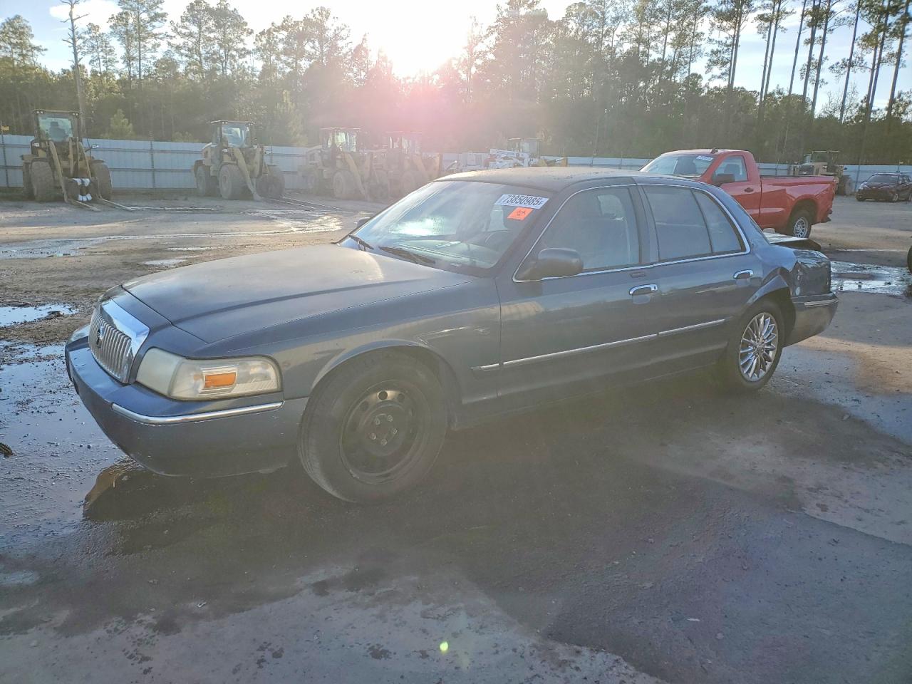 Salvage Mercury Grand Marquis Image