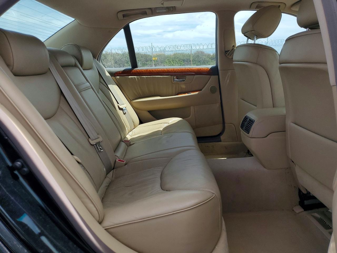 Lexus LS