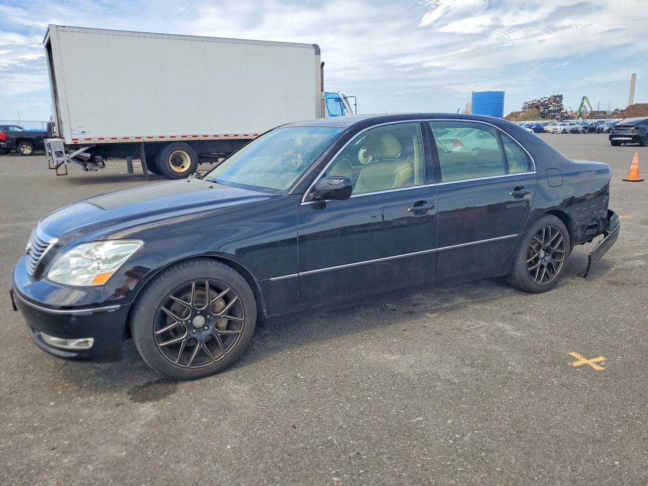 Salvage Lexus LS Image