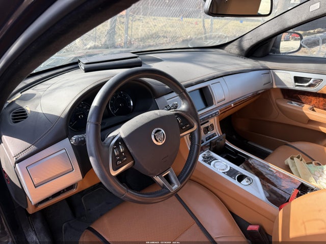 Jaguar XF Portfolio