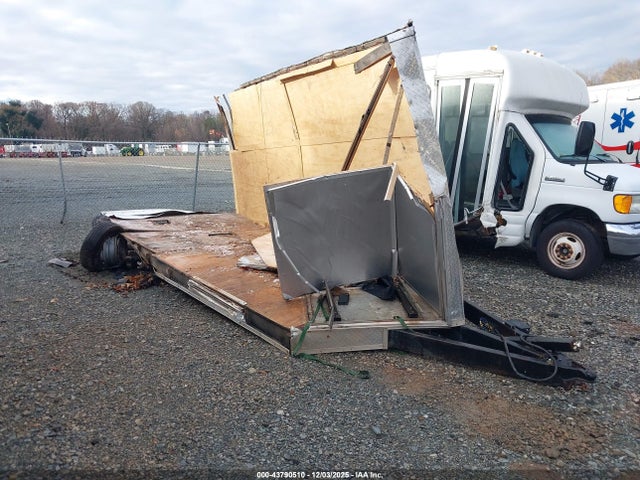 Salvage Trailer Peach Cargo 16 Enclosed Image