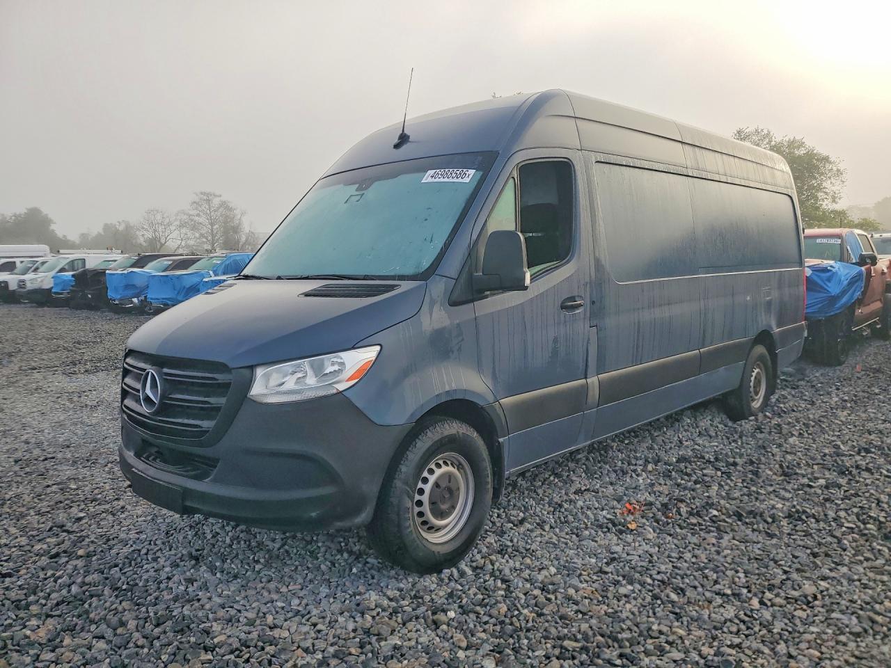Salvage Mercedes-Benz Sprinter Image