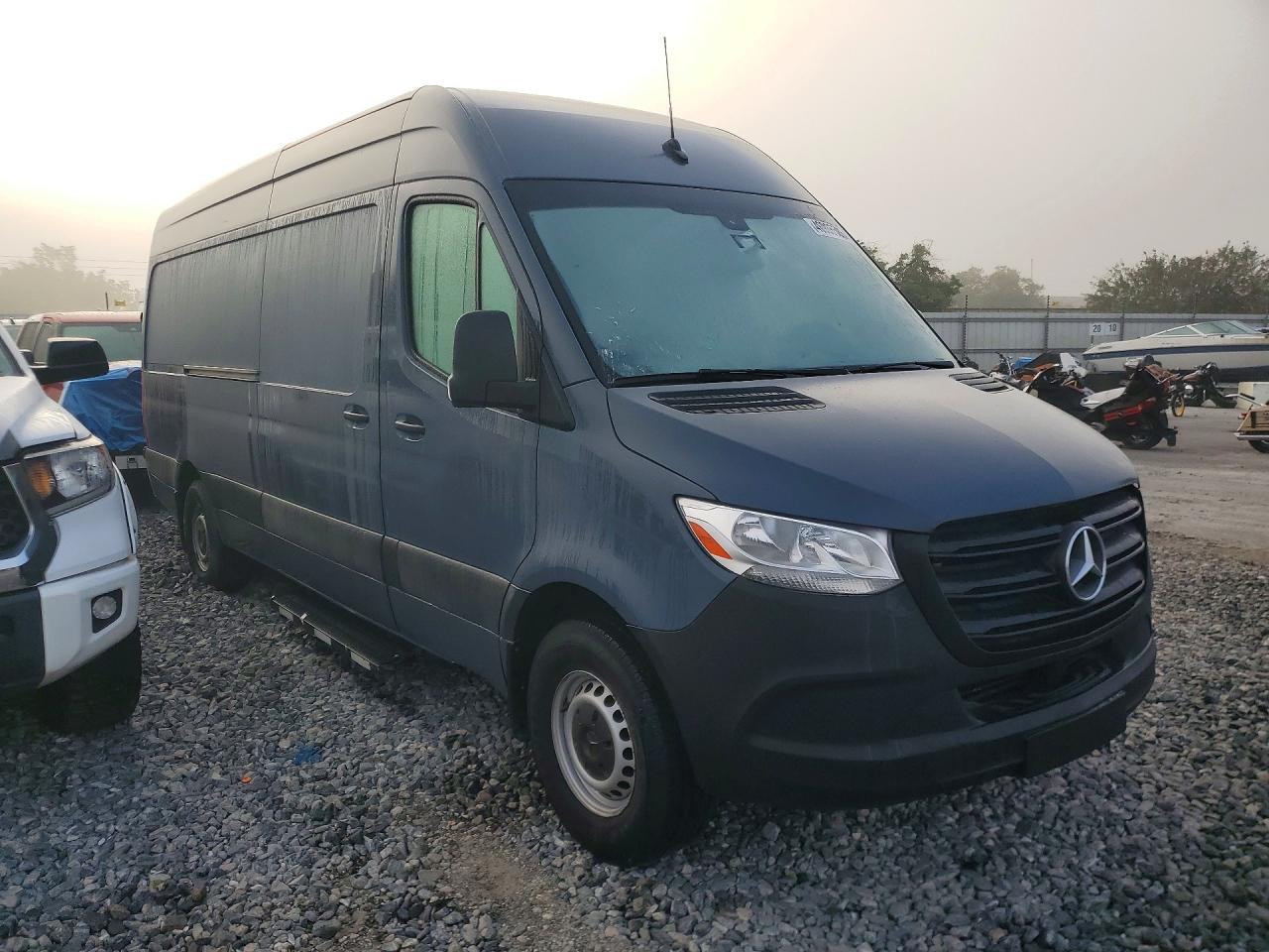 Mercedes-Benz Sprinter 2500