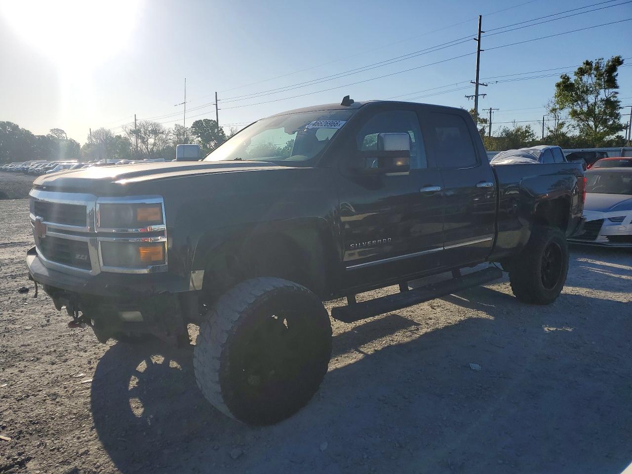Salvage Chevrolet Silverado Image