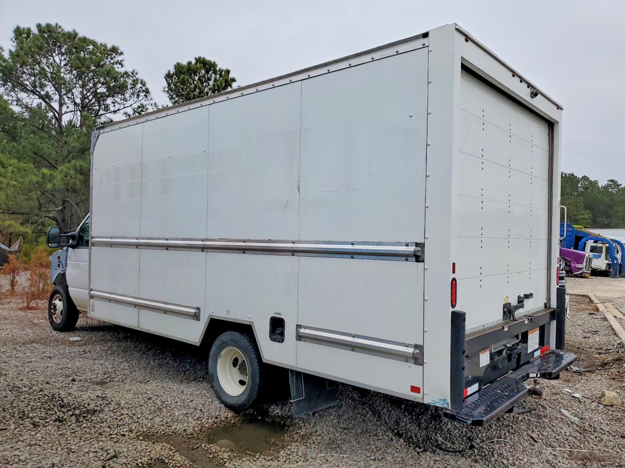 Ford Econoline E350 Super Duty Van