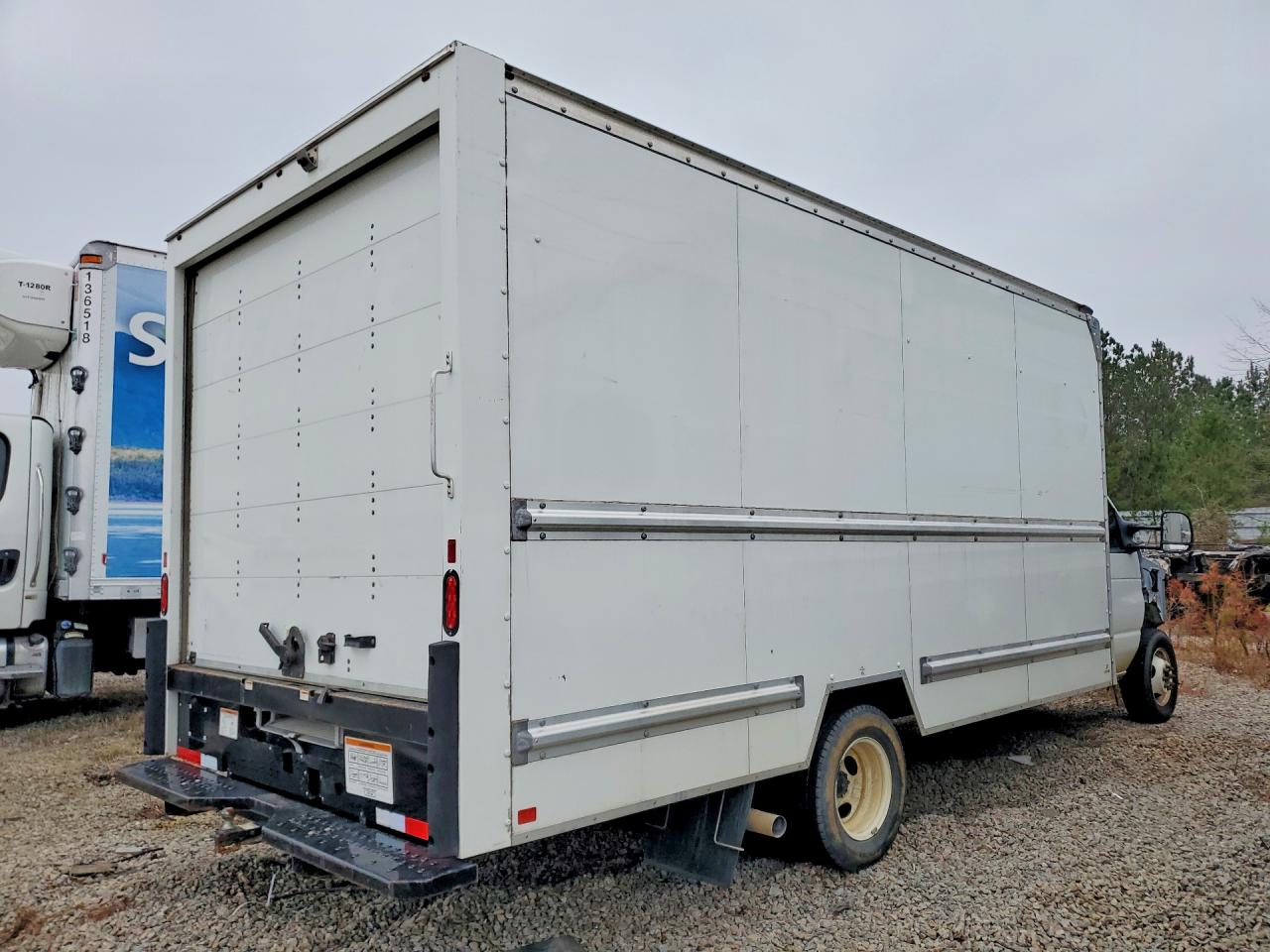 Ford Econoline E350 Super Duty Van