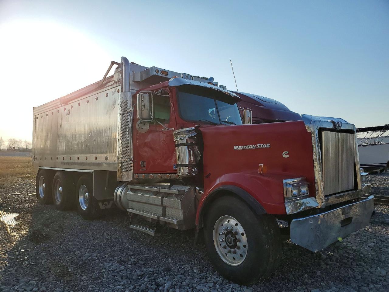 Salvage Western Star Conventional Image