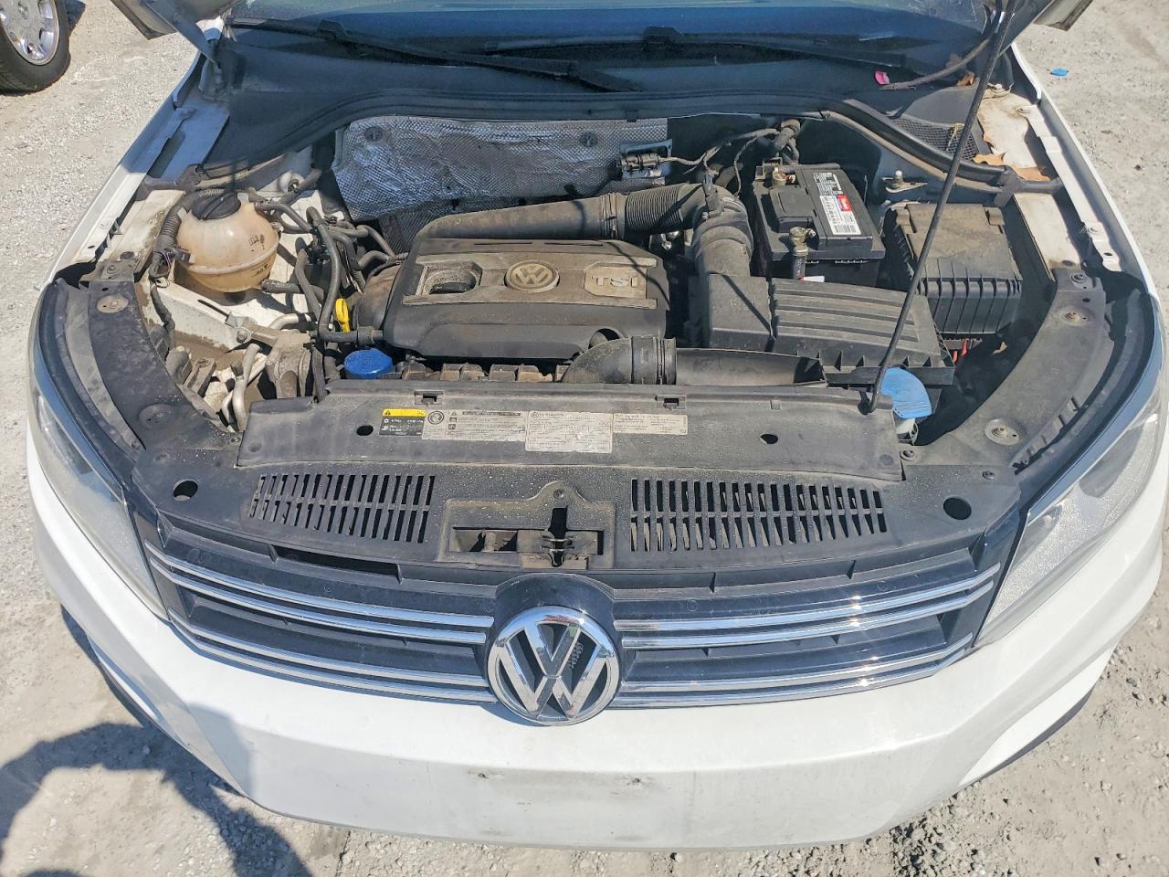 Volkswagen Tiguan S