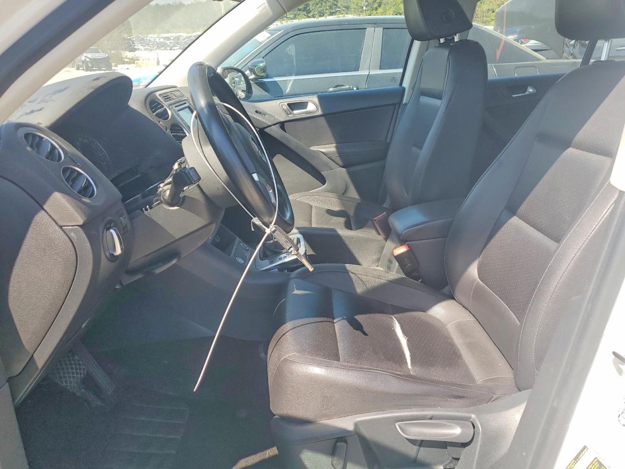 Volkswagen Tiguan S
