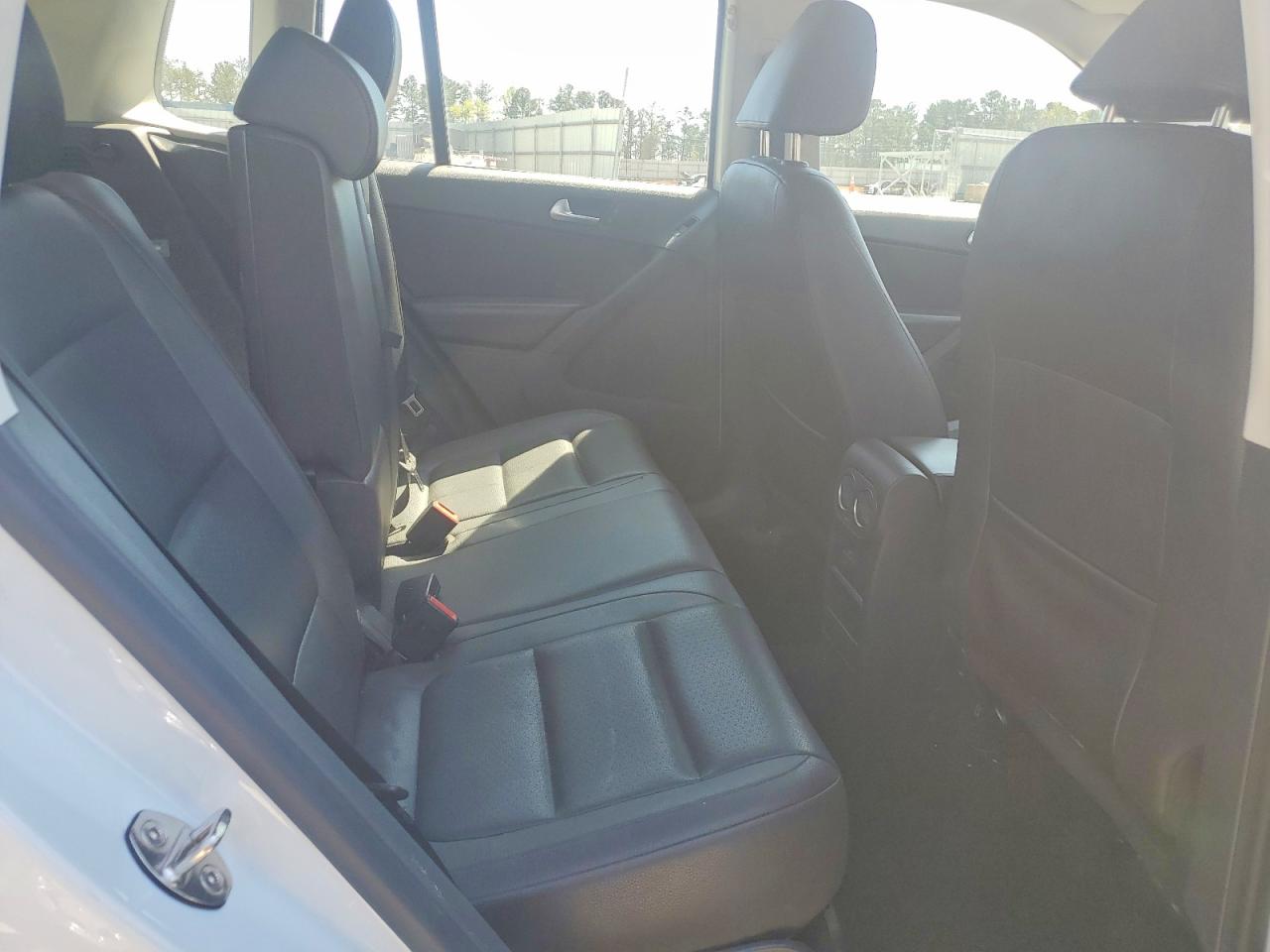 Volkswagen Tiguan S