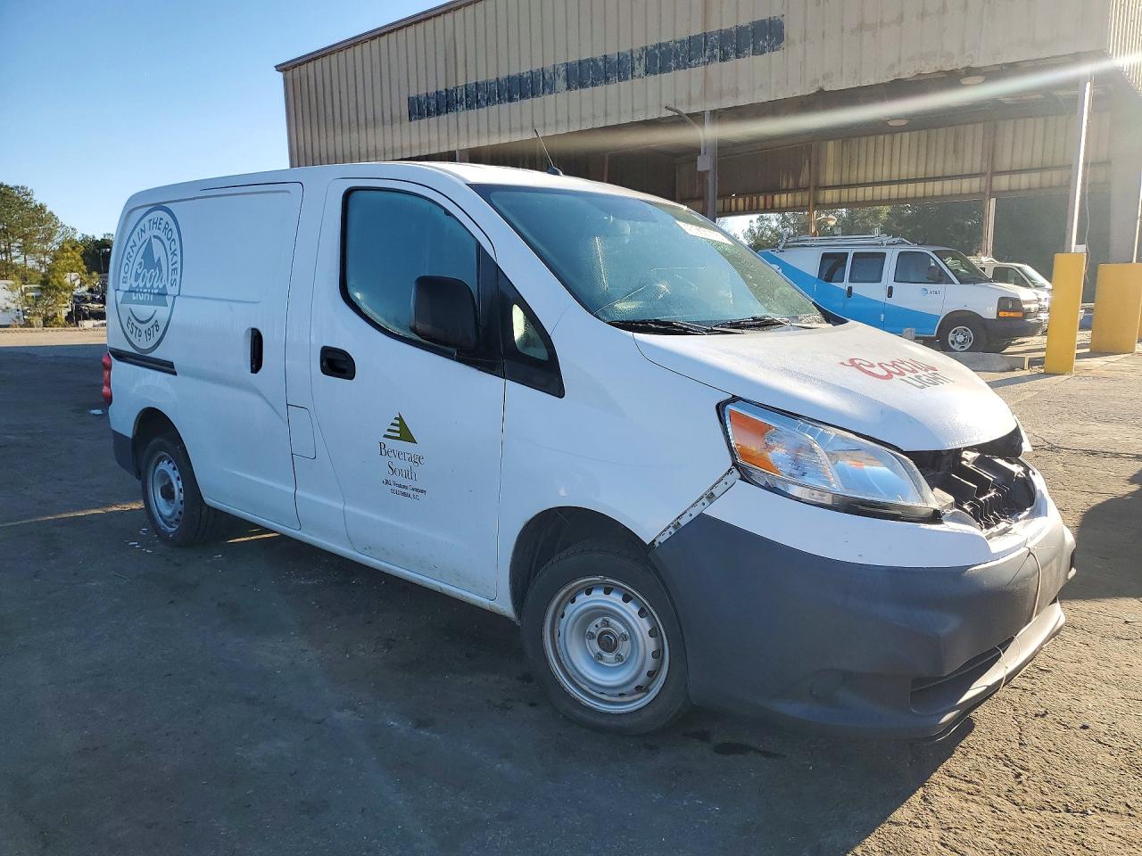 Nissan Nv