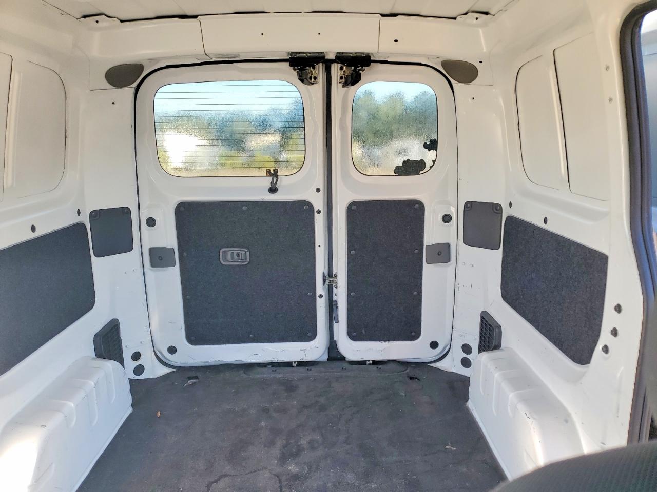 Nissan Nv