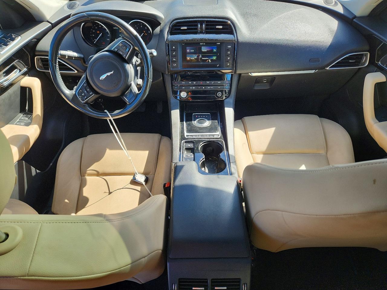 Jaguar F-PACE Premium