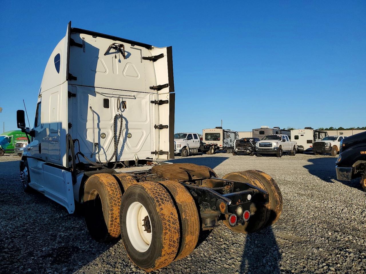 Freigliner Cascadia 125