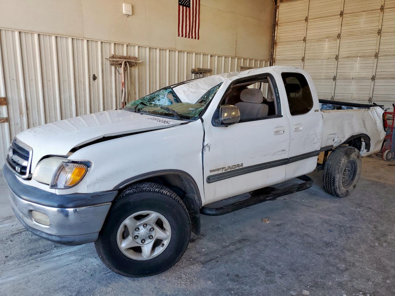 Salvage Toyota Tundra Image
