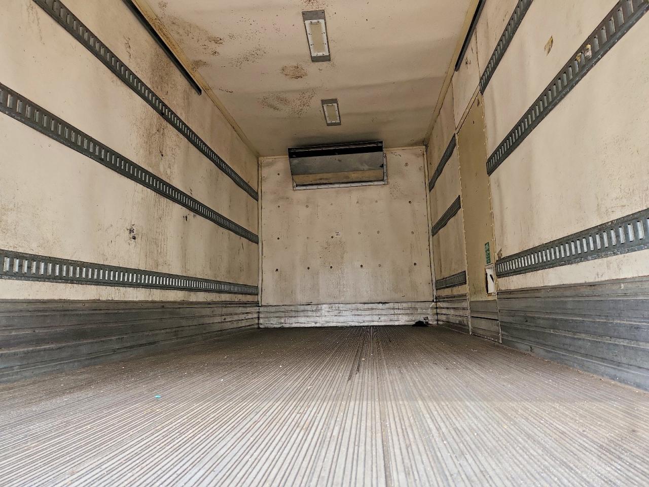 Freightliner M2