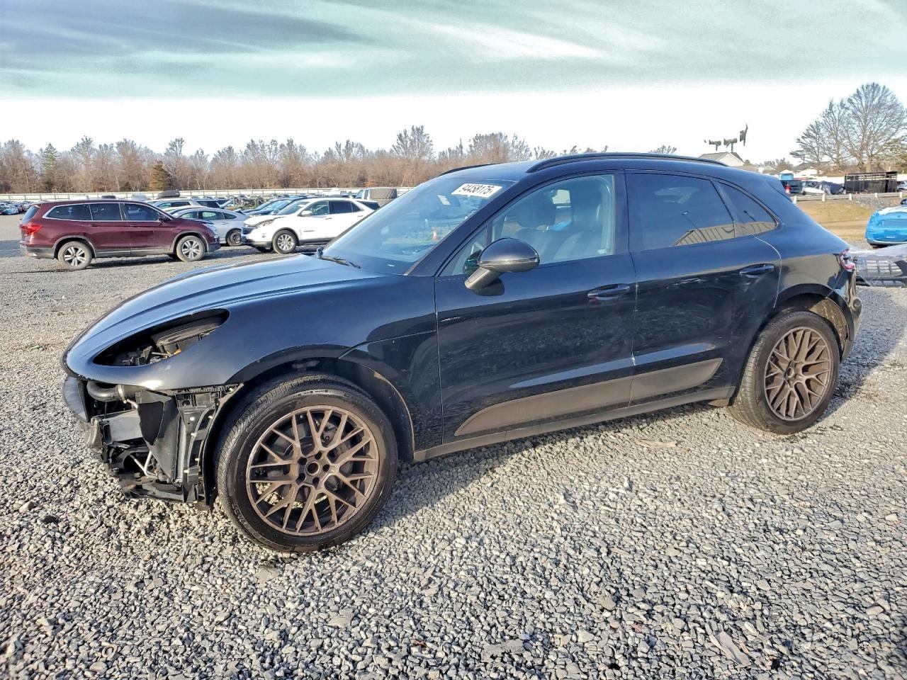 Salvage Porsche Macan Image