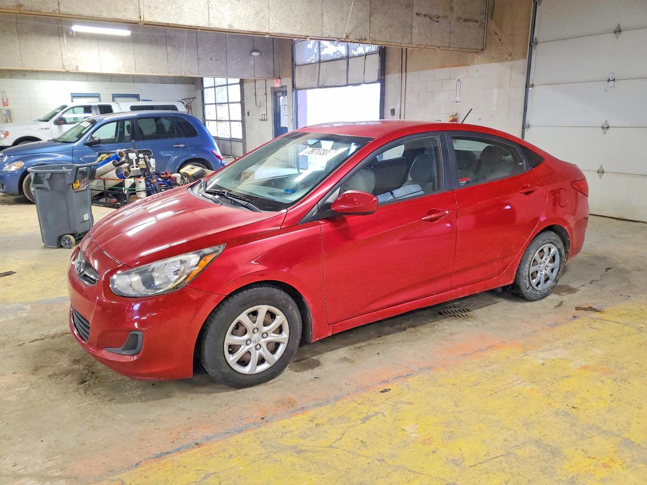 Salvage Hyundai ACCENT Image