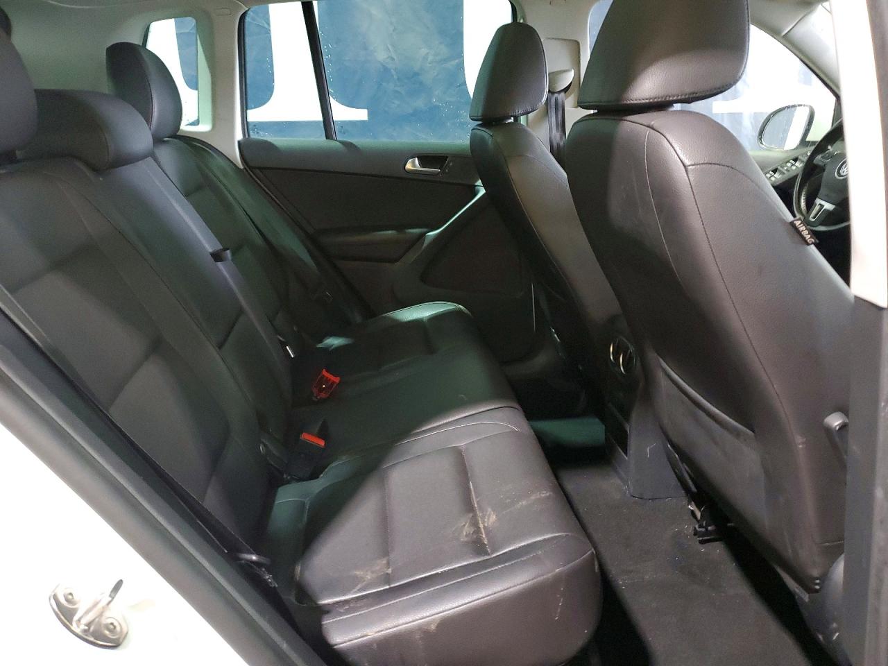 Volkswagen Tiguan S