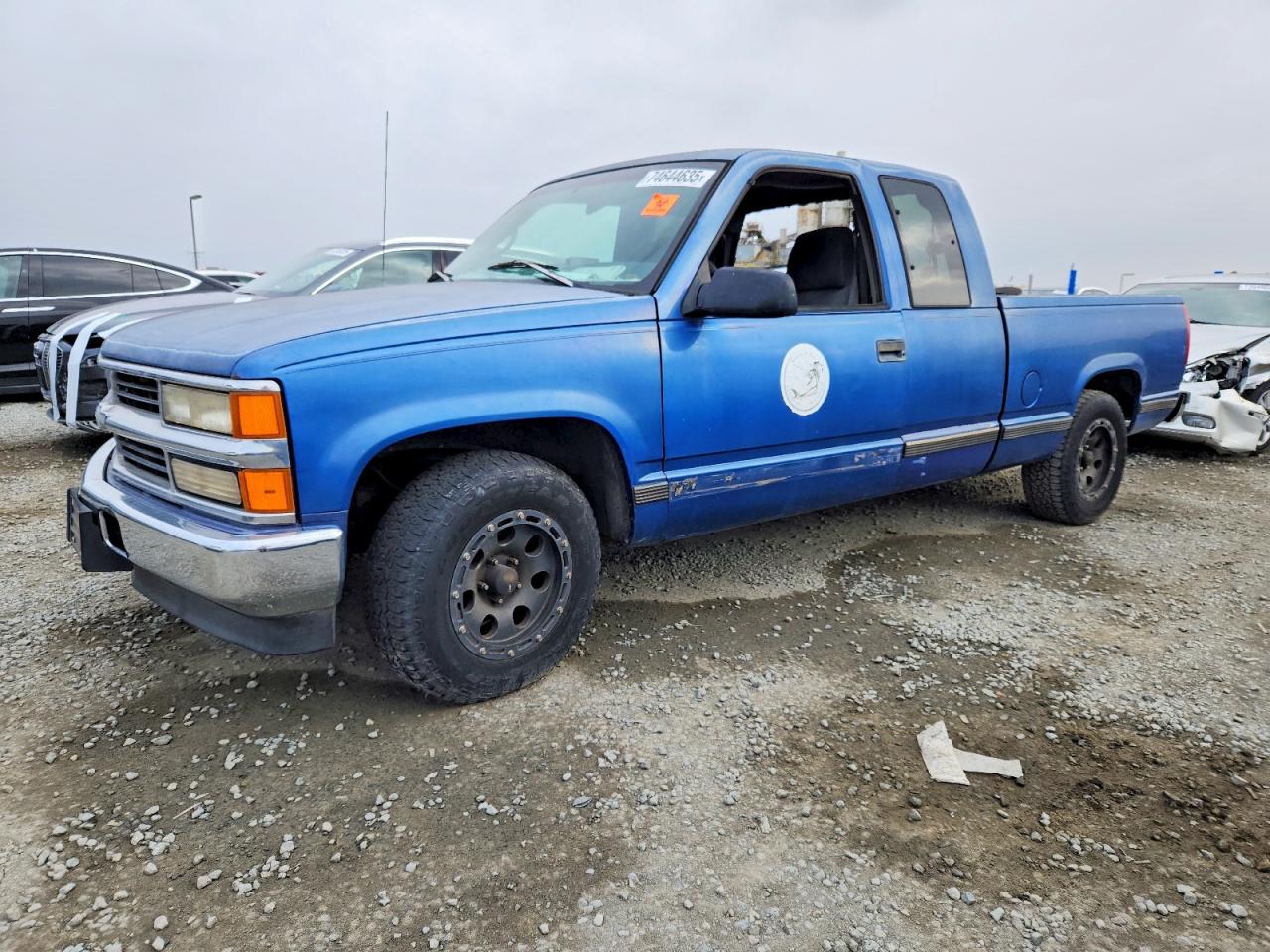 Salvage Chevrolet Gmt Image