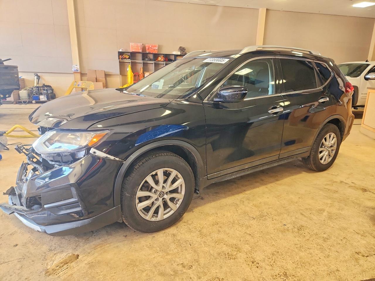 Salvage Nissan Rogue Image
