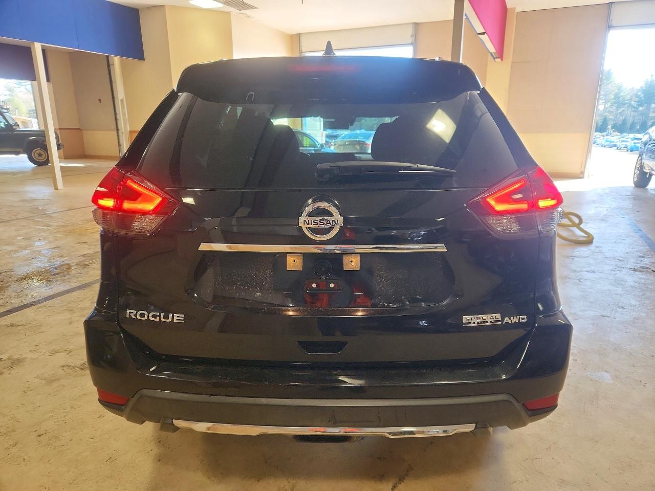 Nissan Rogue S