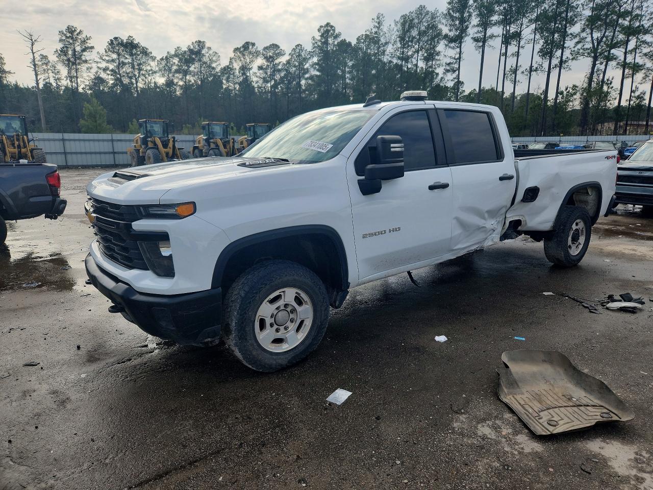 Salvage Chevrolet Silverado Image