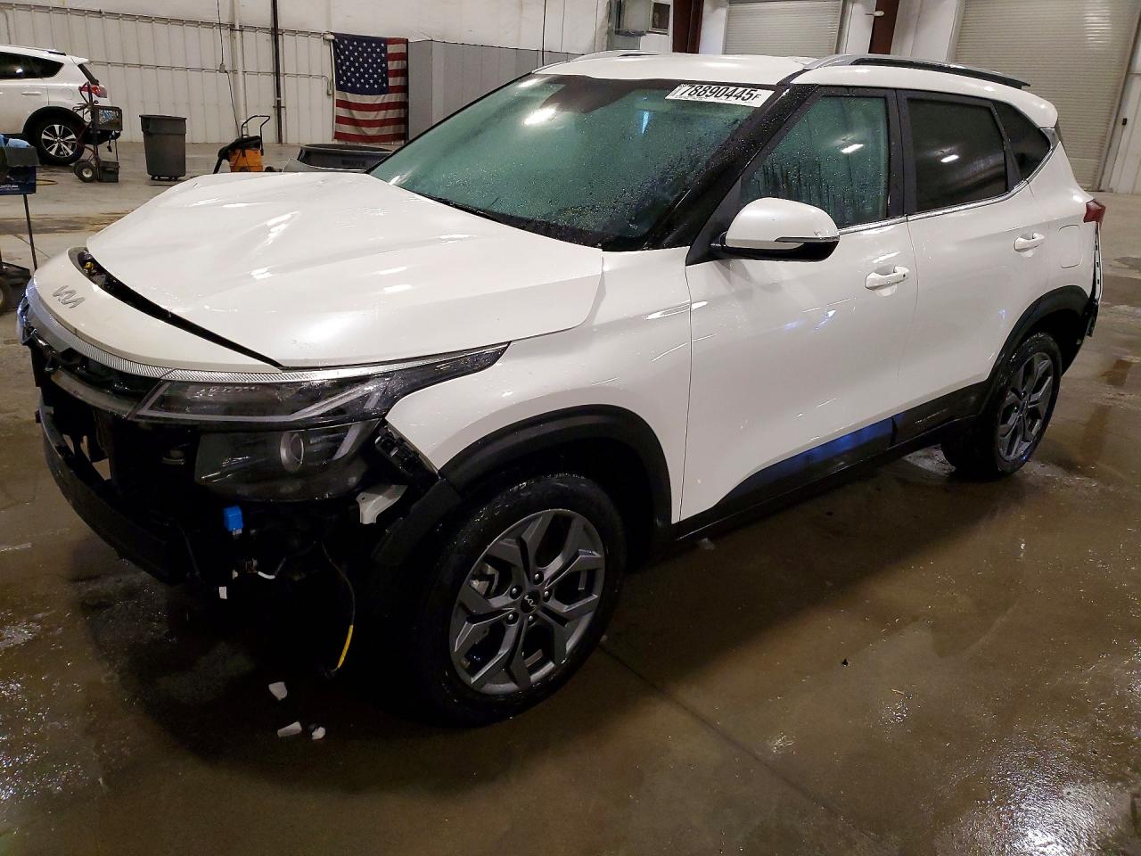 Salvage Kia Seltos Image