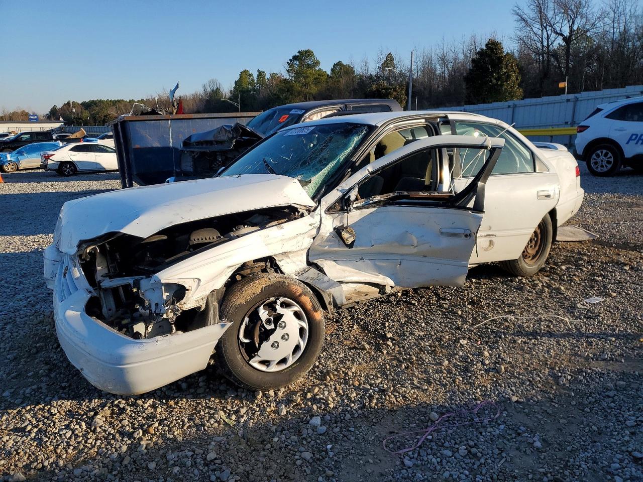 Salvage Toyota Camry Image
