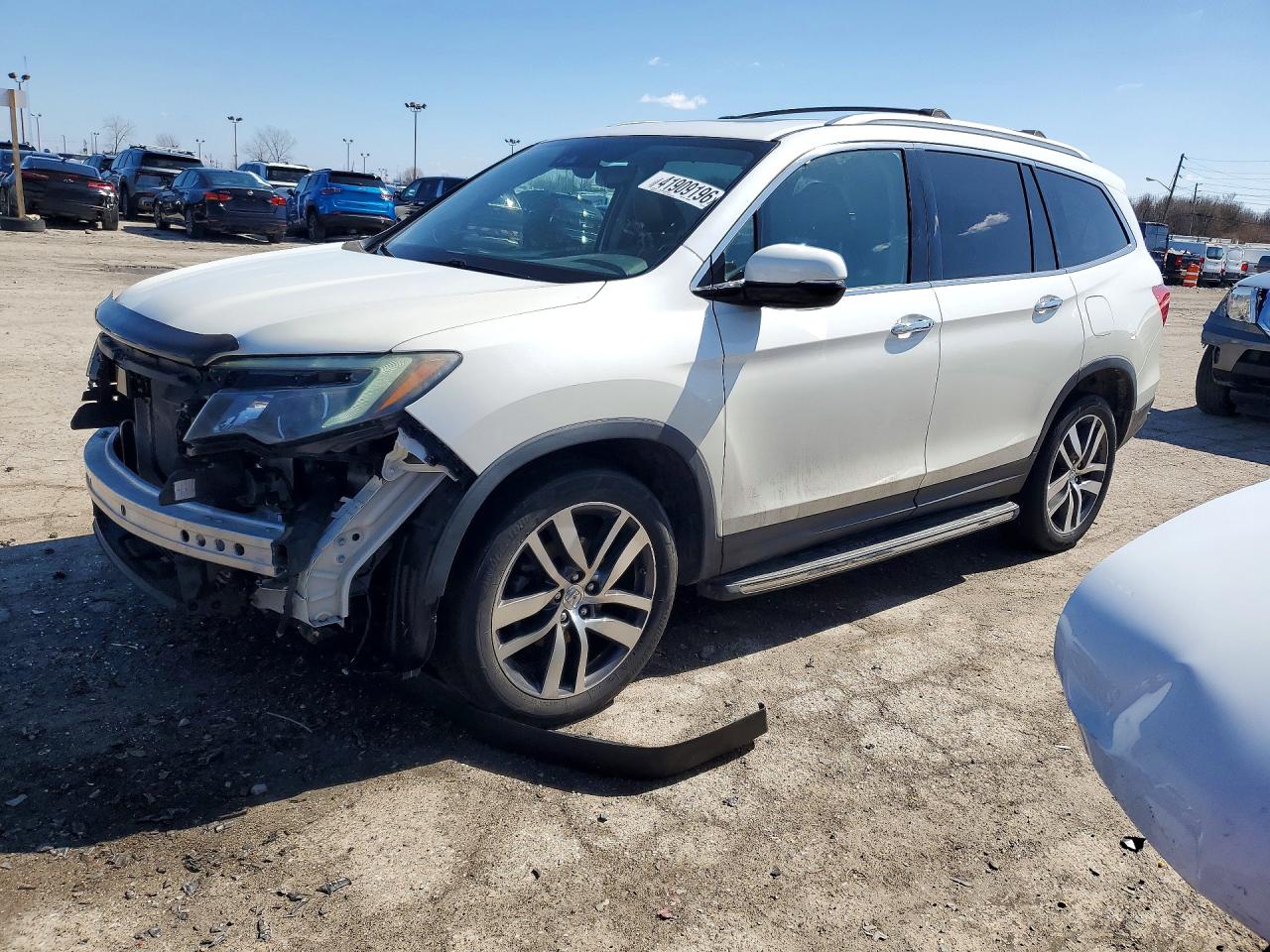 Salvage Honda Pilot Image