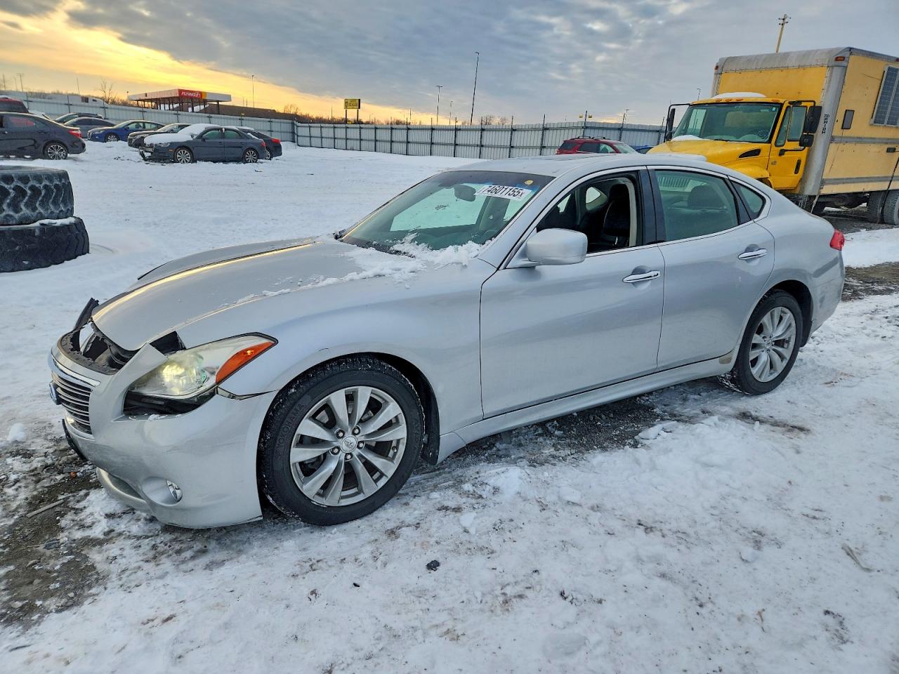 Salvage INFINITI M37 Image