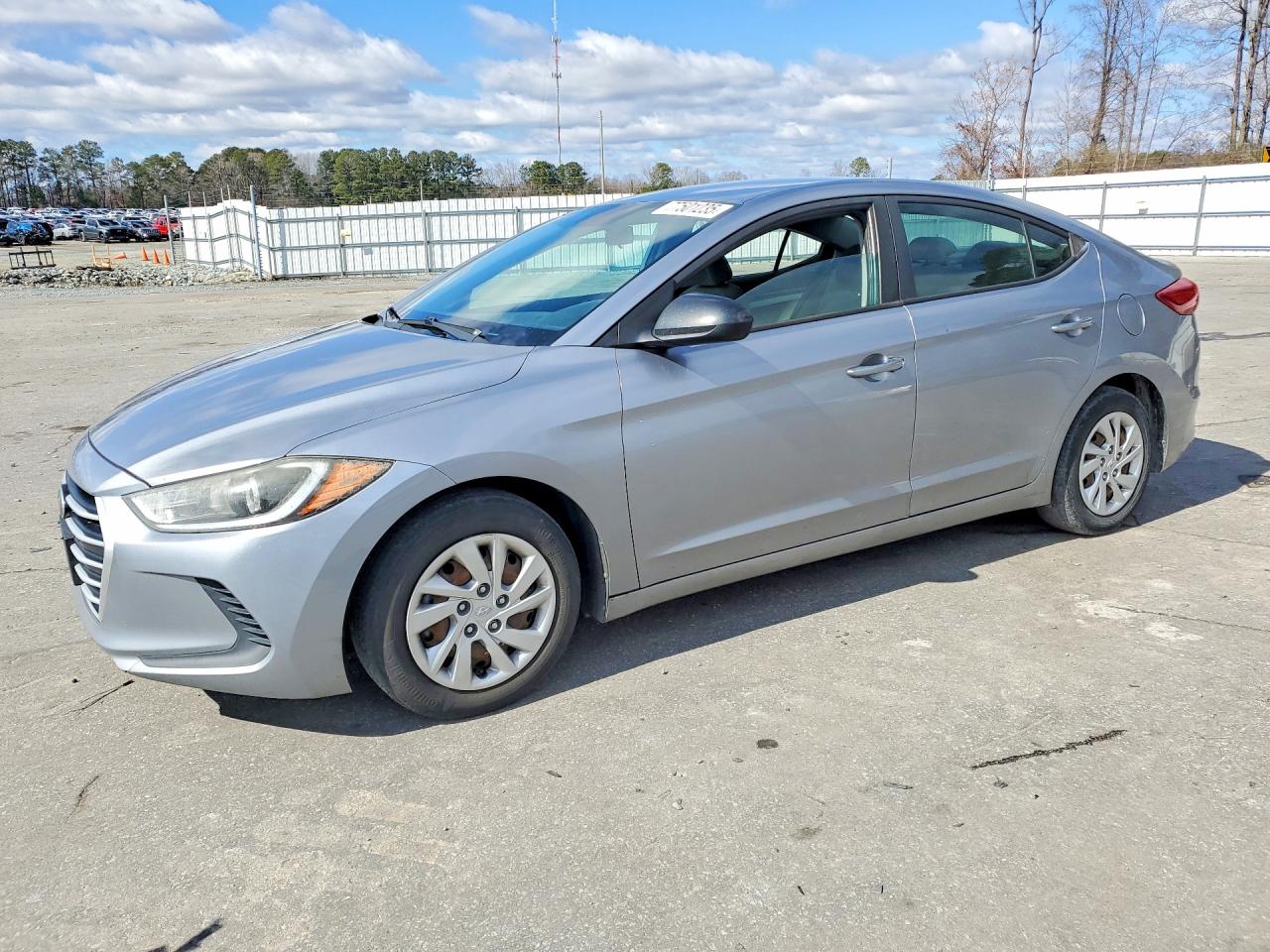 Salvage Hyundai ELANTRA Image