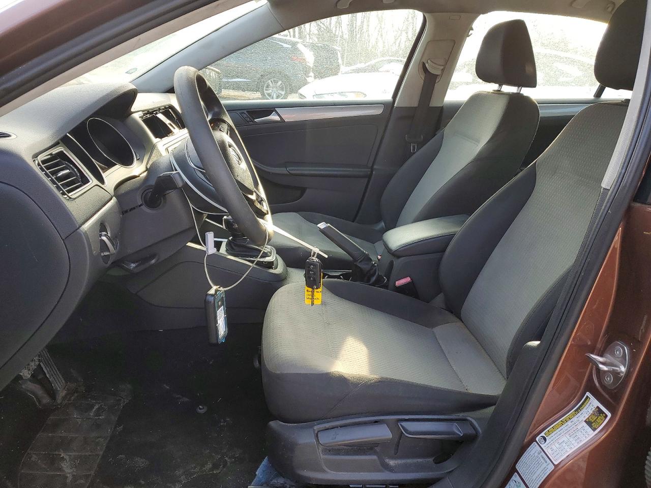 Volkswagen Jetta S