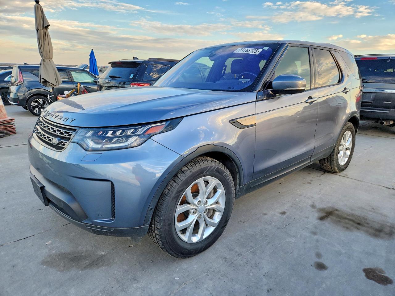 Salvage Land Rover Discovery Image