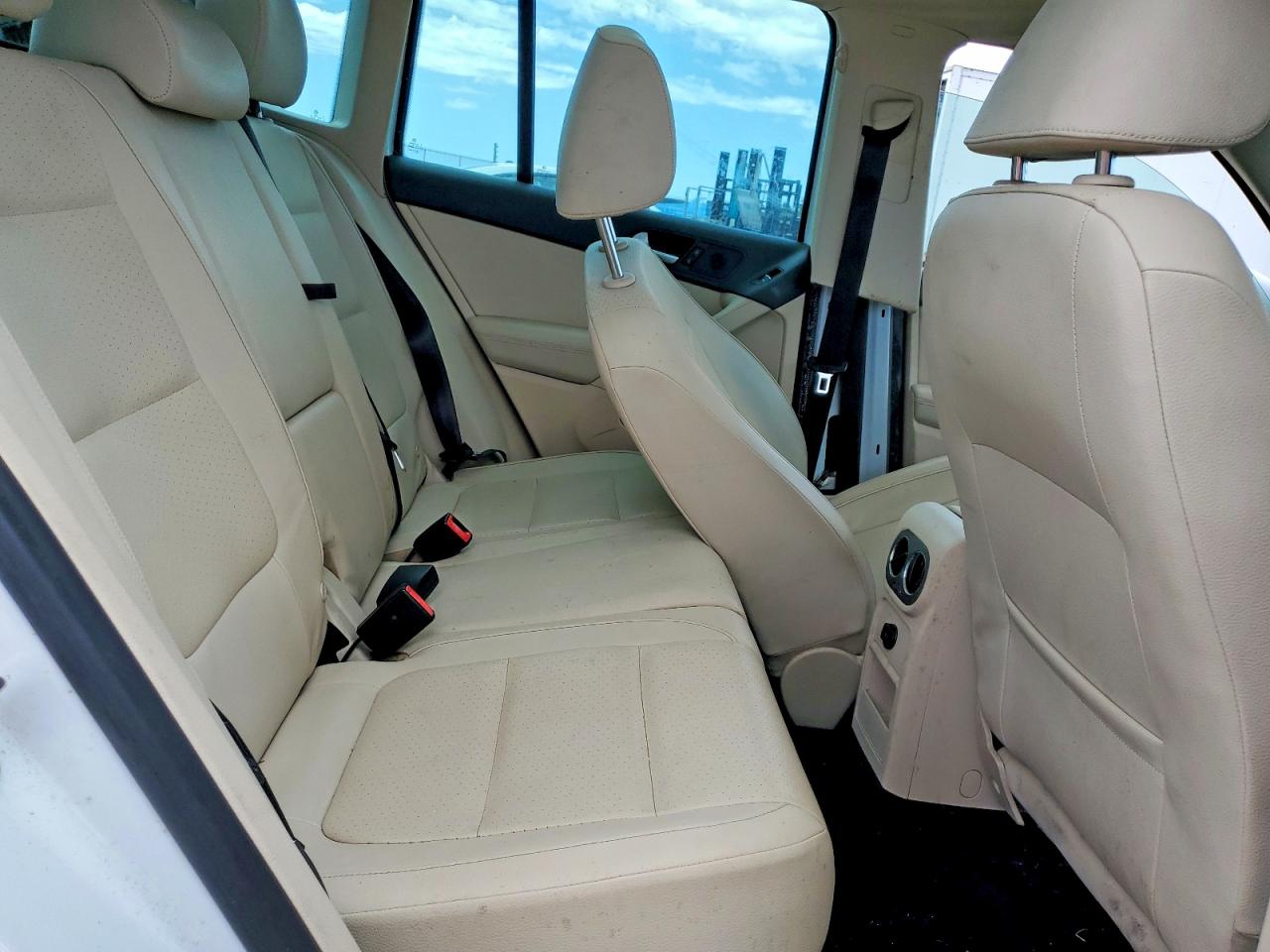 Volkswagen Tiguan S
