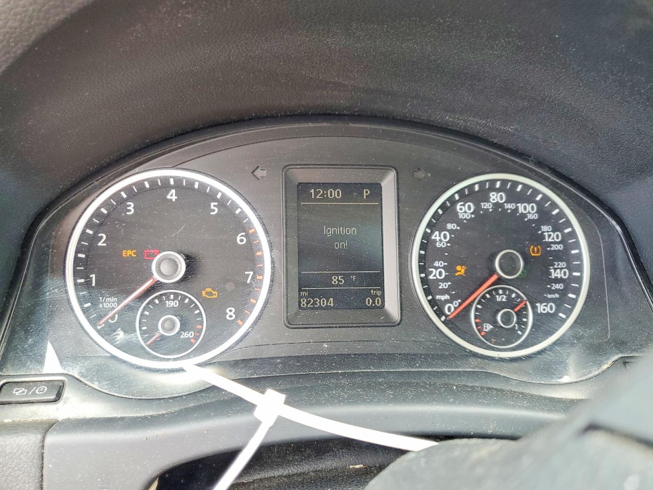 Volkswagen Tiguan S