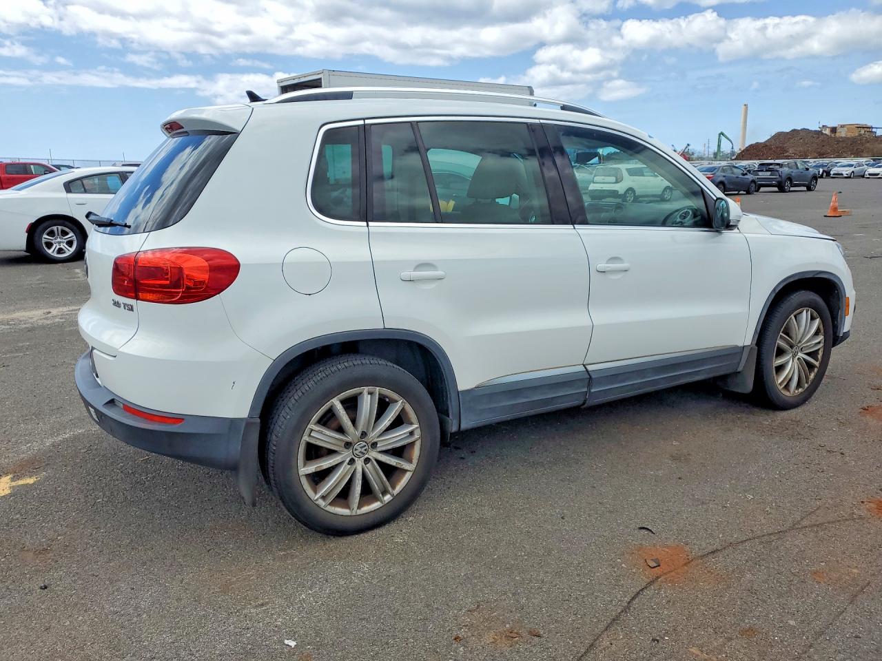 Volkswagen Tiguan S