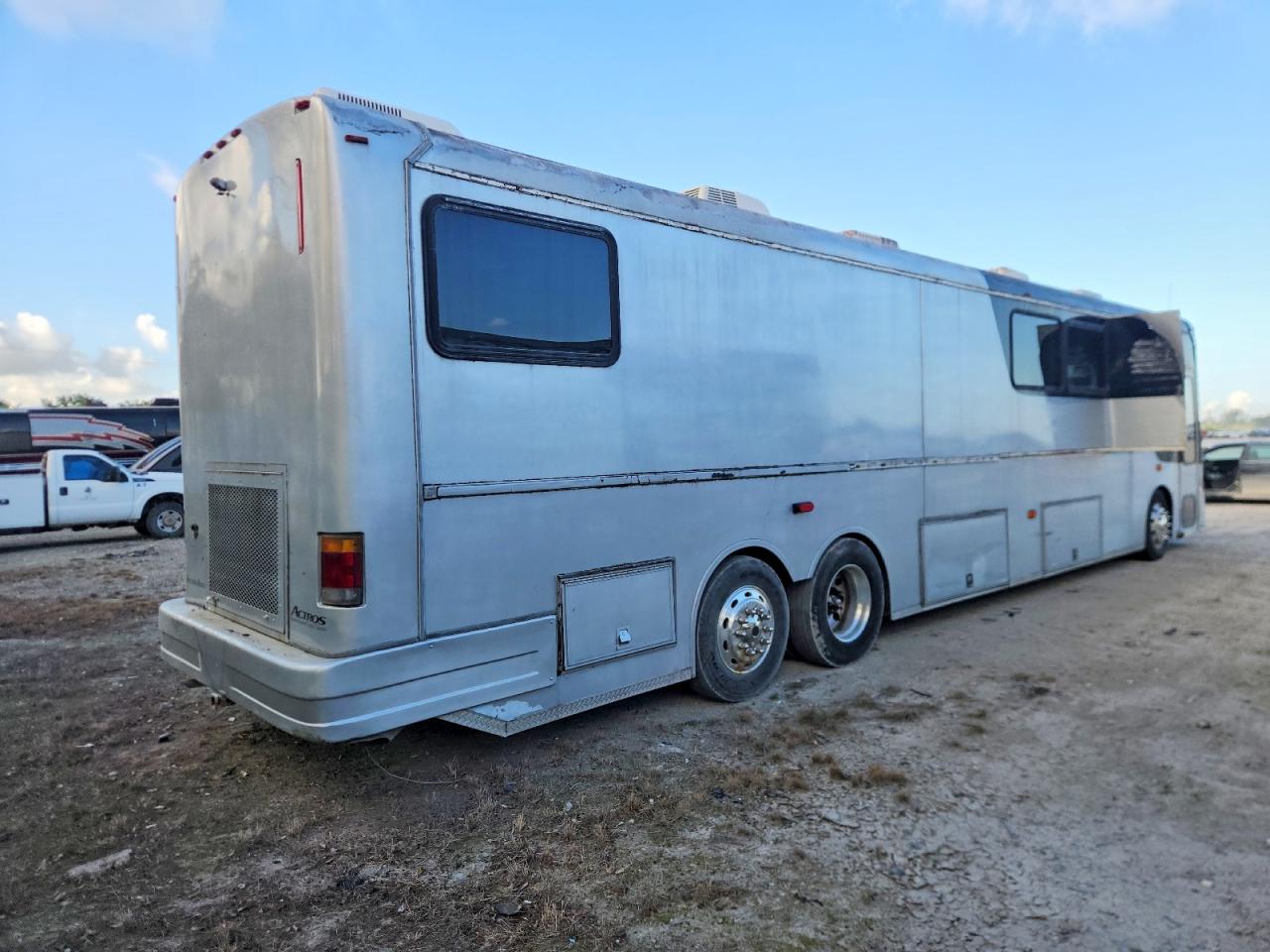Freigliner Chassis M Line Shuttle Bus