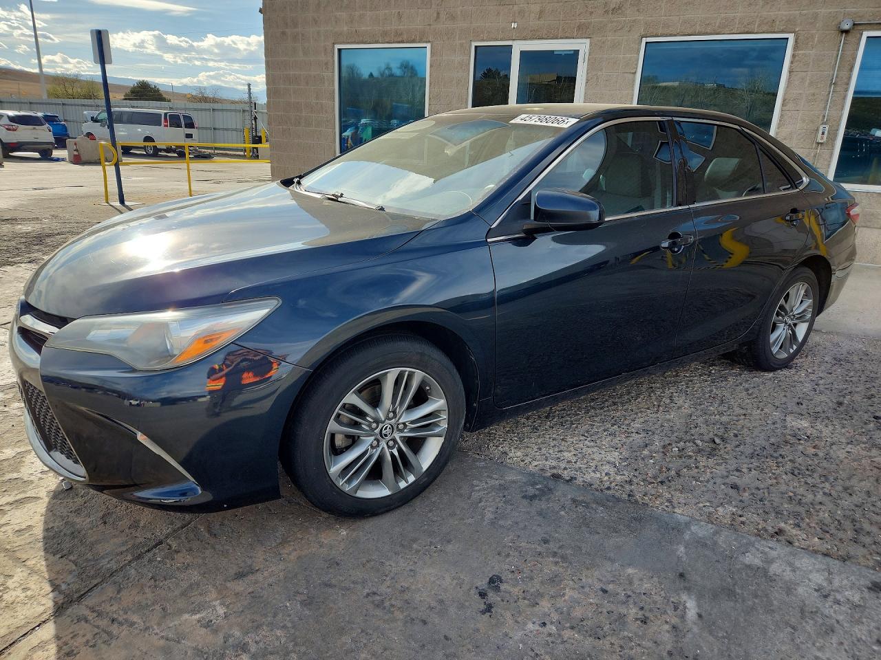 Salvage Toyota Camry Image