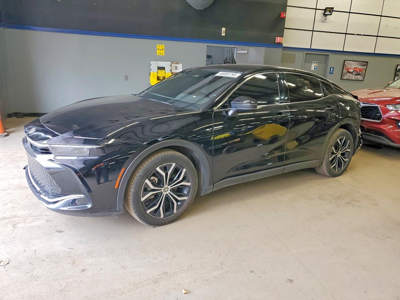 Salvage Toyota Crown Image