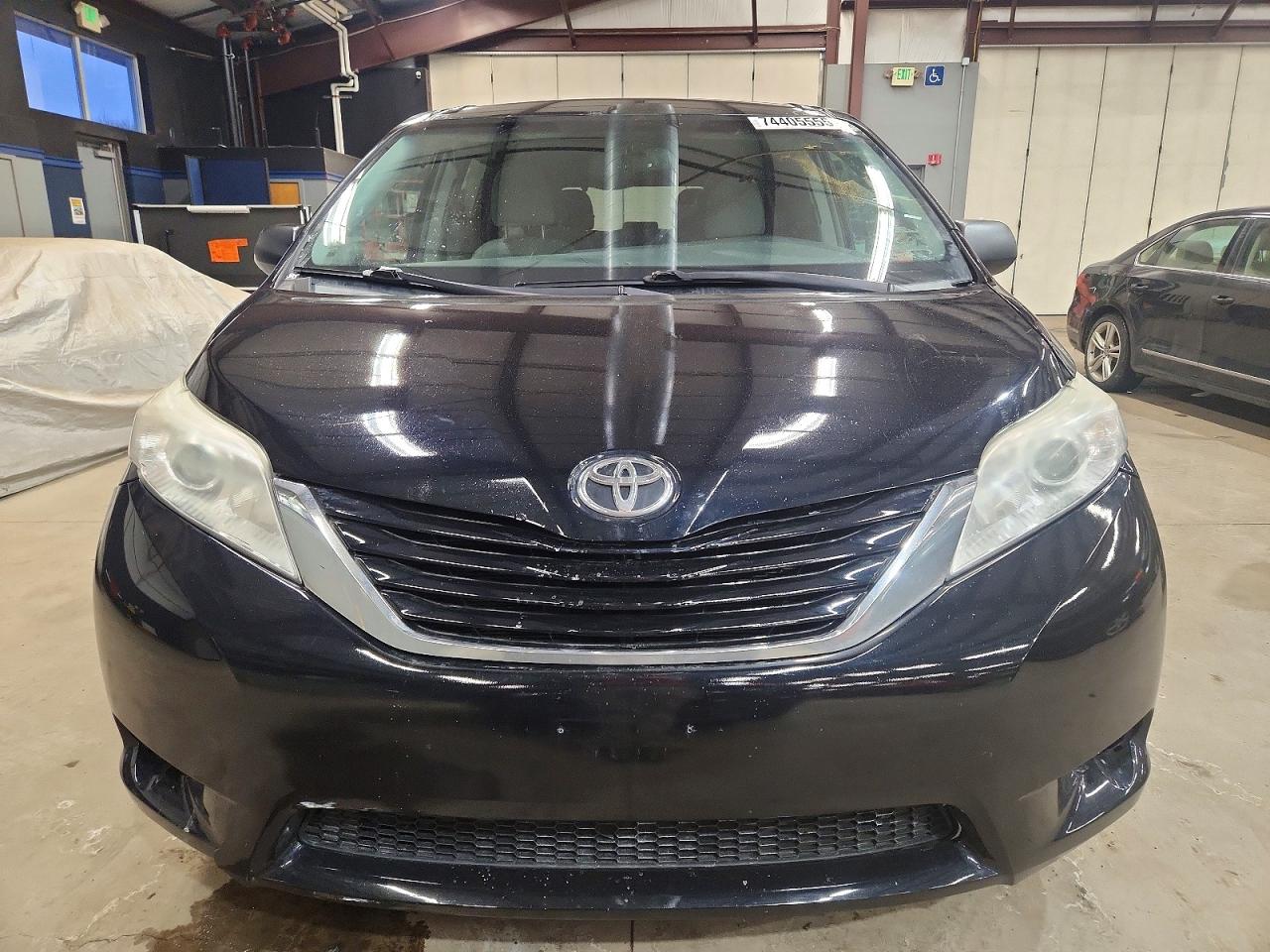 Toyota Sienna Le