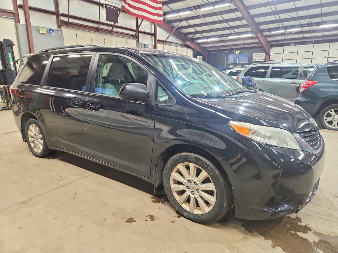 Toyota Sienna Le